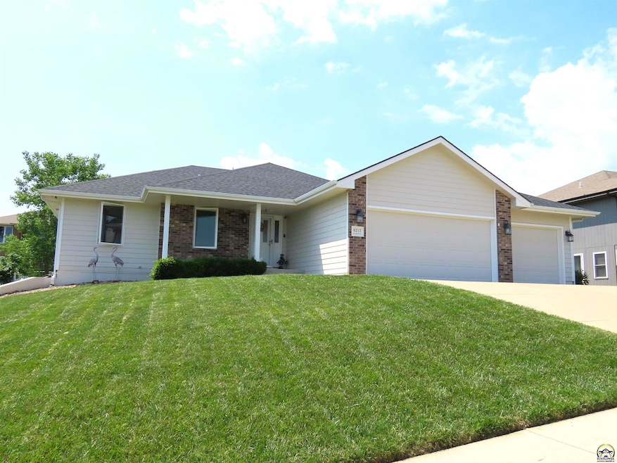 6213 SW 48th Place, Topeka, KS 66610 - photo 1