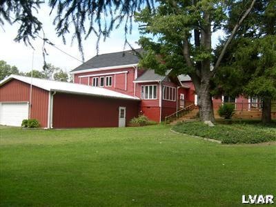 1637 Delabole Rd, Pen Argyl, PA 18072 - photo 1