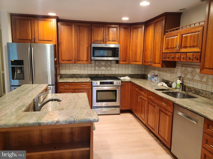 Sold $690,000 • Co-Listing Agent