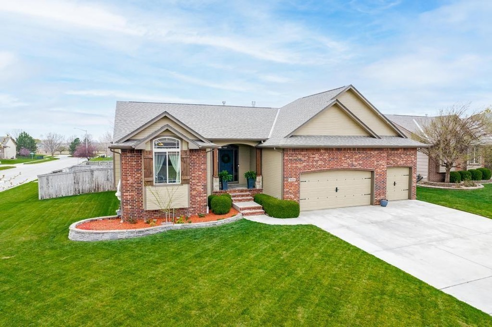 8101 W Havenhurst Cir, Wichita, KS 67205 - photo 1