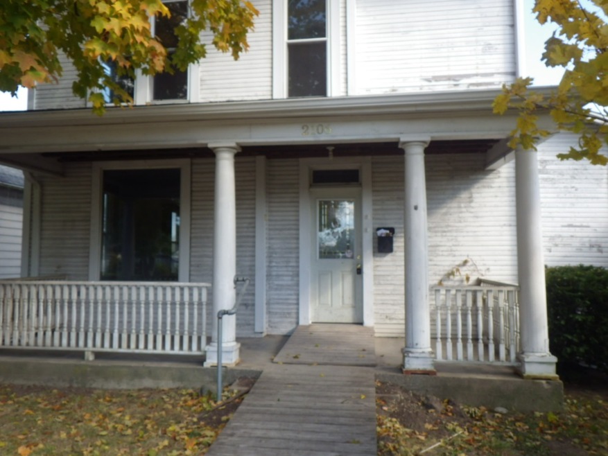 2106 S Jefferson St, Muncie, IN 47302 - photo 1