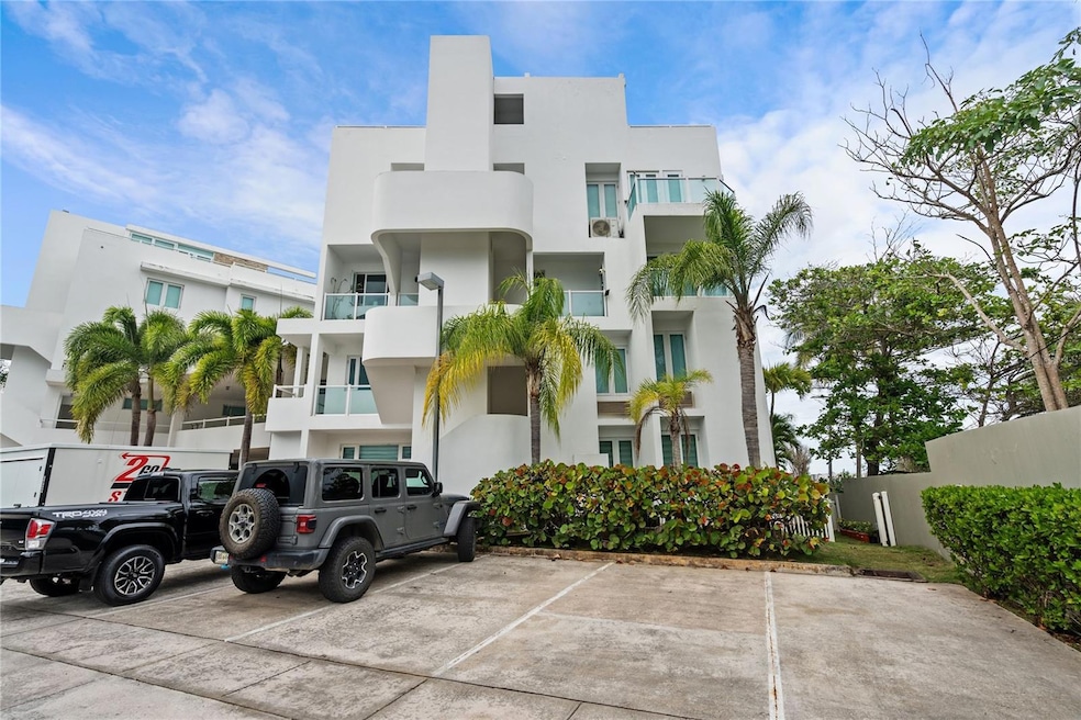 For Sale $1,590,000 • Co-Listing Agent