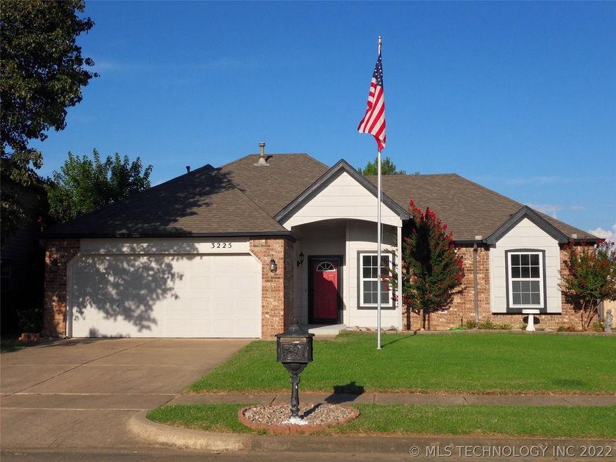 Ready to move in 3/2/2 home in County Lane Estates