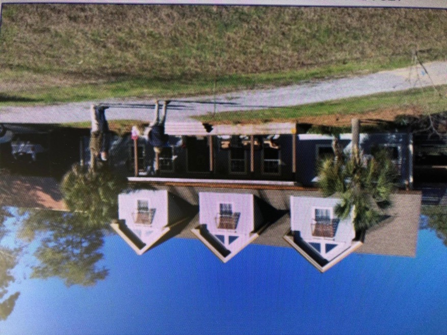 178 Via Internacional