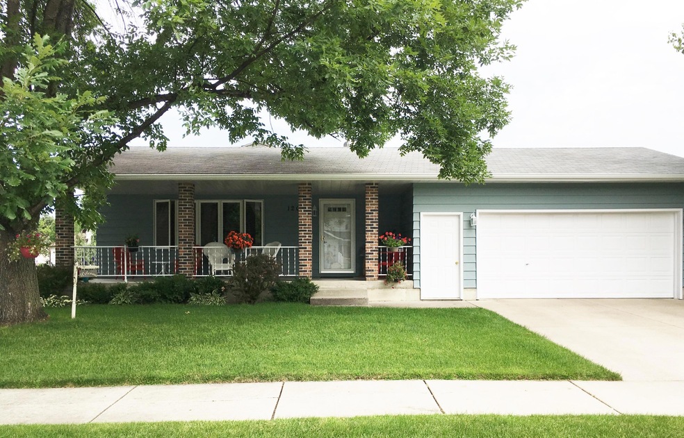 1206 Autumn Ct, Grand Forks, ND 58201 - photo 1