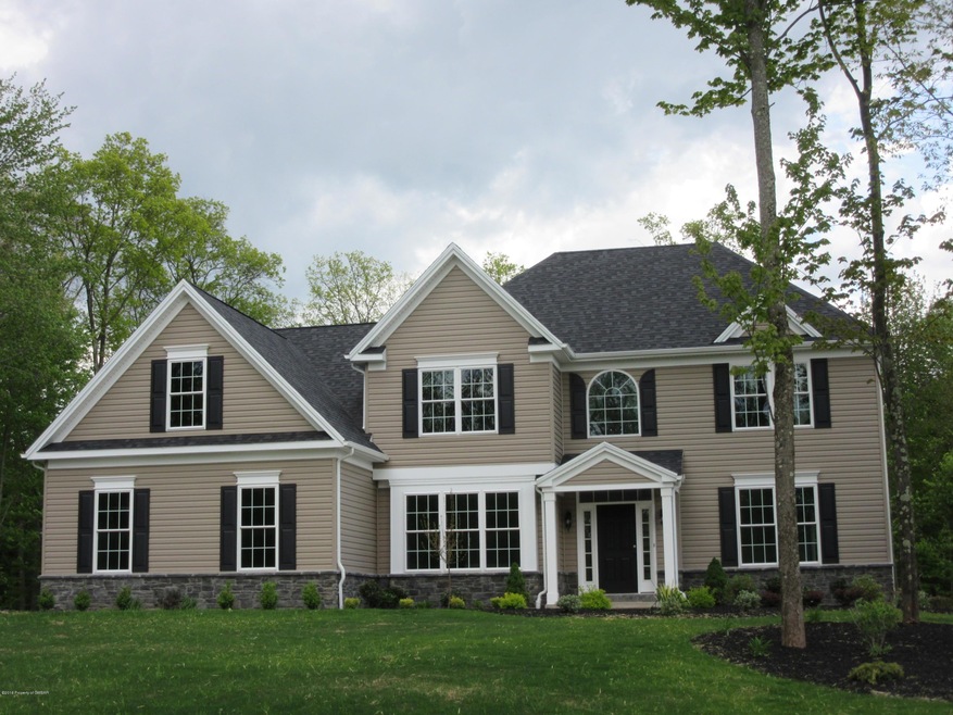 1139 Woodberry Dr, Mountain Top, PA 18707 - photo 1