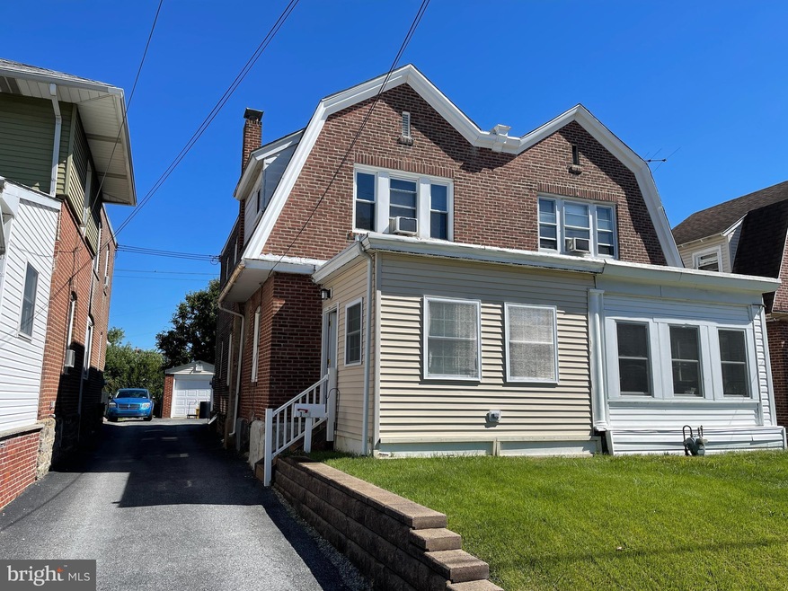 153 Hansen Terrace, Darby, PA 19023 - photo 1