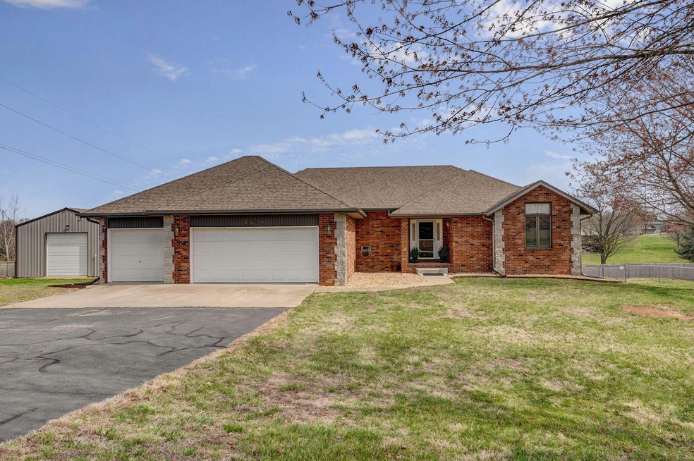1702 Cody Rd, Nixa, MO 65714 - photo 1