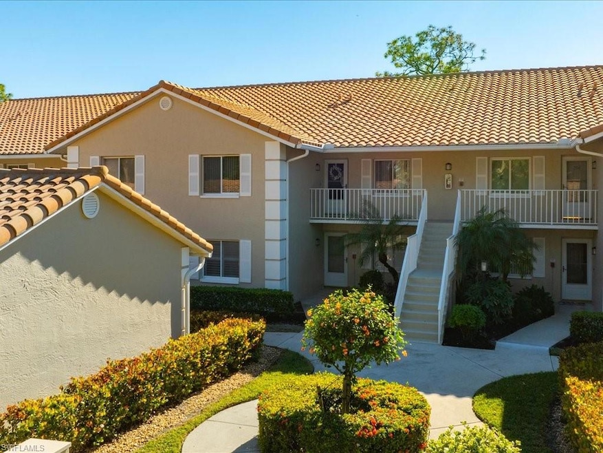 Welcome home to this well cared for 2nd floor unit