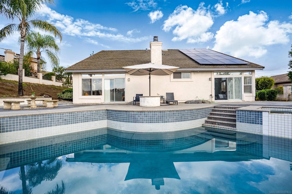 1365 Oak View Way unit 1, Escondido, CA 92029 - photo 1