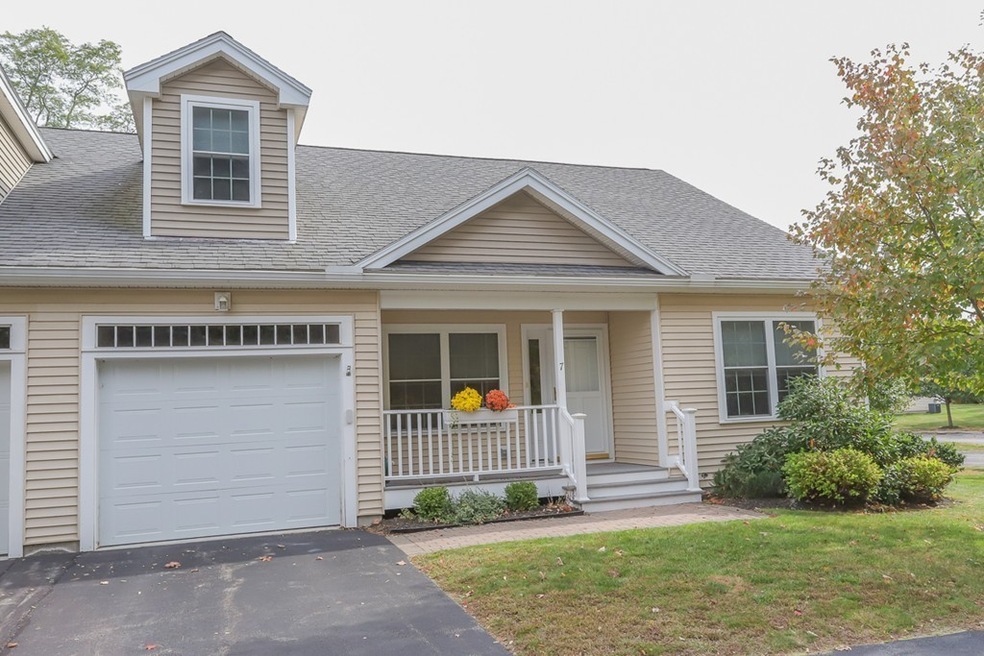 7 Veterans Way, Merrimac, MA 01860 - photo 1