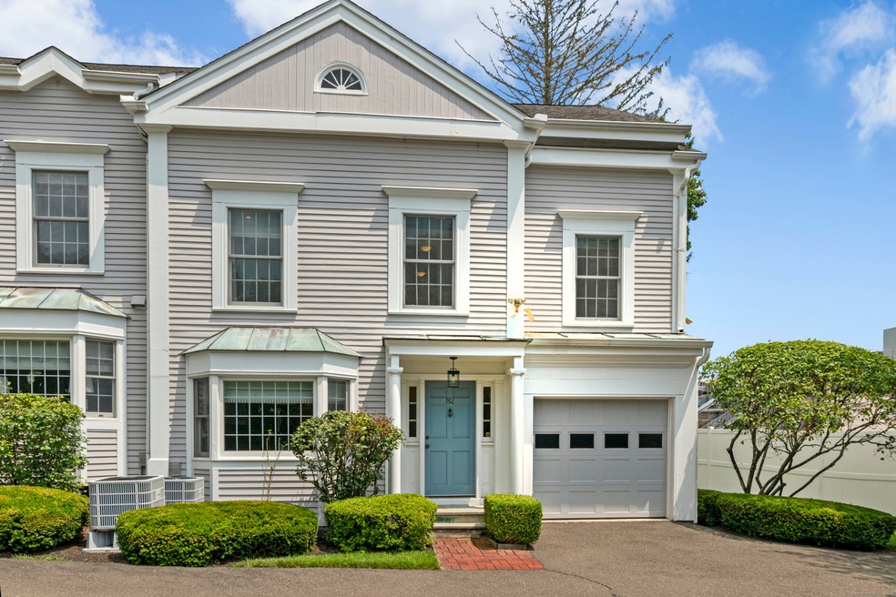 82 Seminary St unit 82, New Canaan, CT 06840 - photo 1