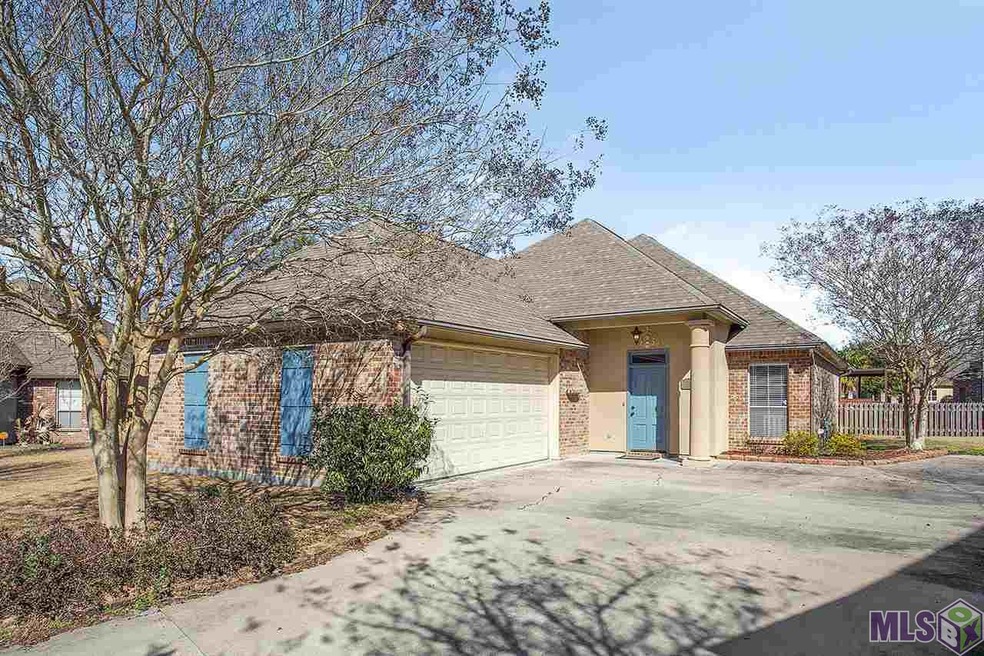 Front of 22738 Beaver Cove
