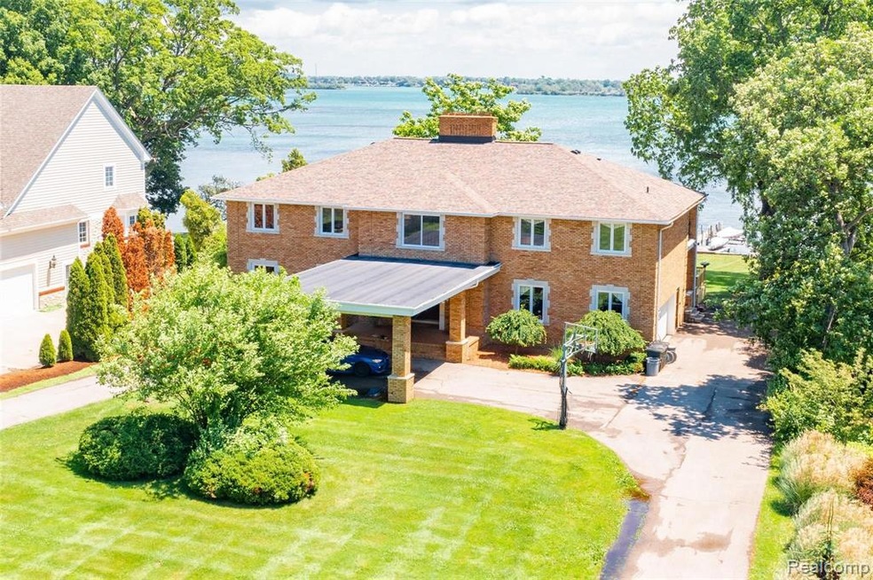 28041 Elba, Grosse Ile - Sitting On The Detroit Ri