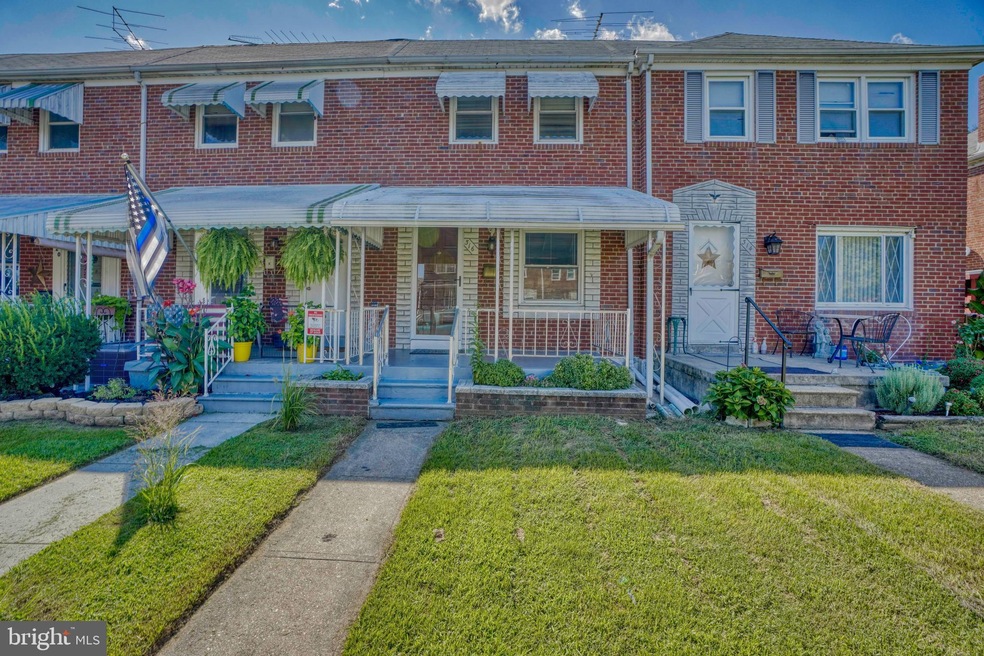 316 Grovethorn Rd, Middle River, MD 21220 - photo 1