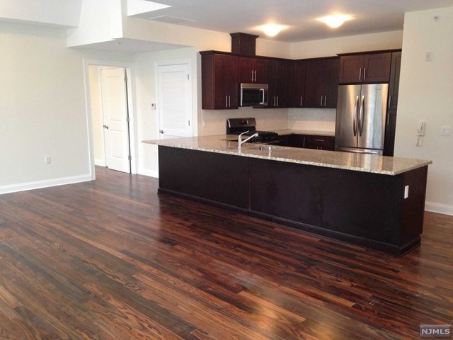 40 Russell Ave unit 202, Old Tappan, NJ 07675 - photo 1