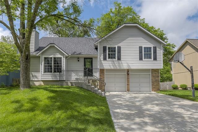 Welcome to 14724 Summertree Lane! Notice the newer