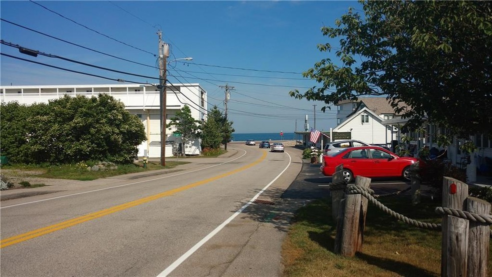 333 Long Sands Rd unit 4, York, ME 03909 - photo 1