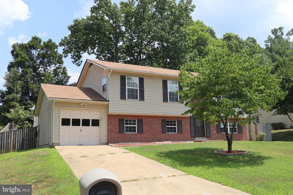 18209 Macrae Ct, Dumfries, VA 22026 - photo 1