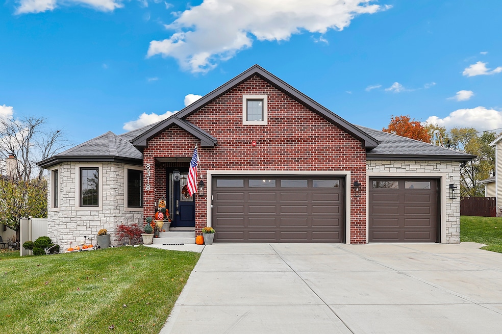 8318 W 91st St, Oak Lawn, IL 60457 - photo 1