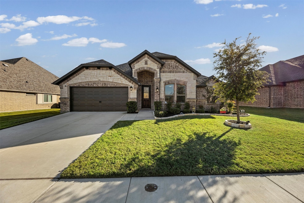 272 Lillian Ln, Waxahachie, TX 75165 - photo 1