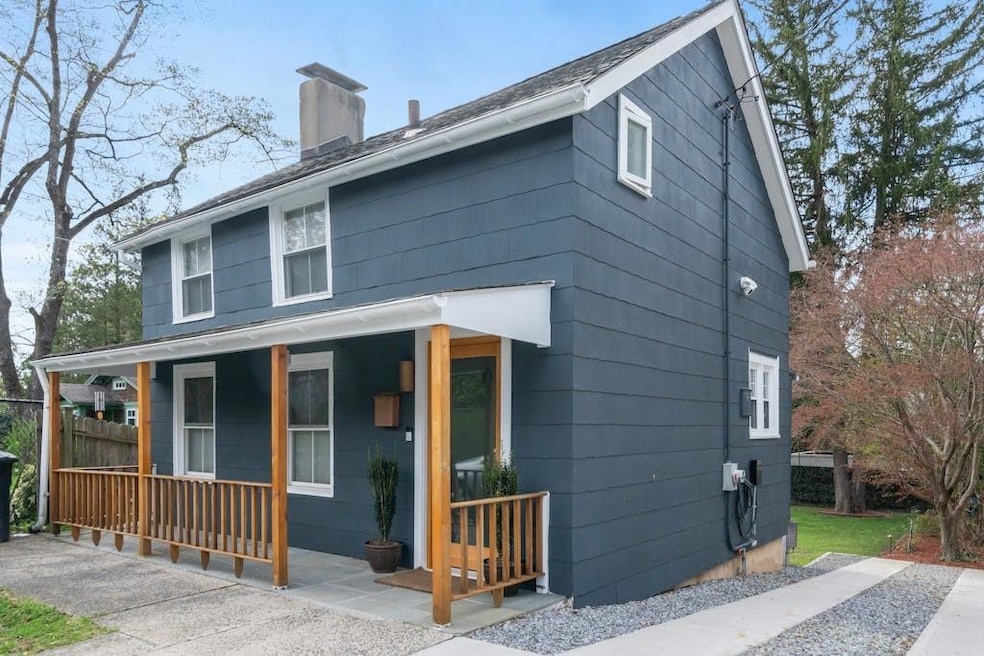 32 S Eckar St, Irvington, NY 10533 - photo 1