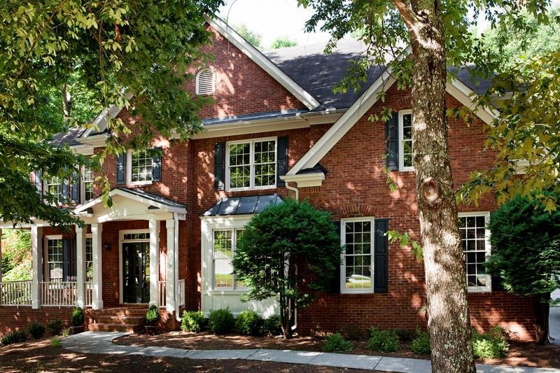 Beautiful three side brick home in an amazing neig