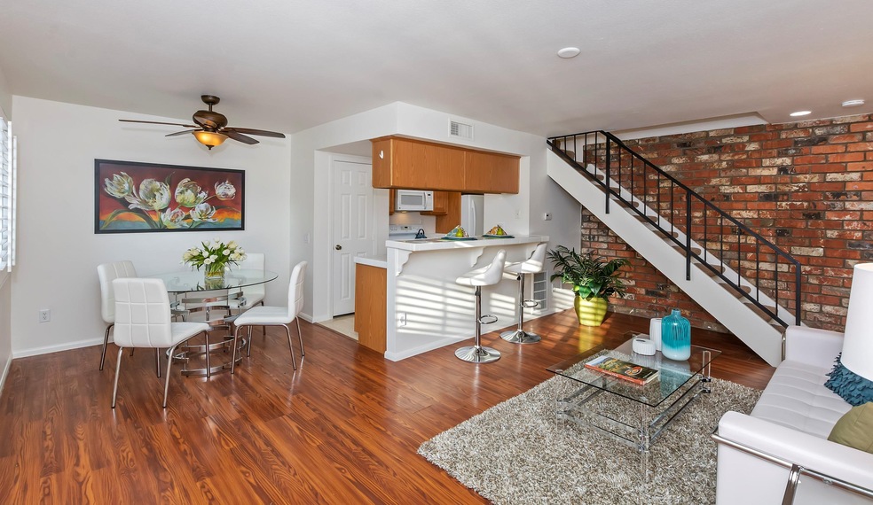 004_Living & Dining Room