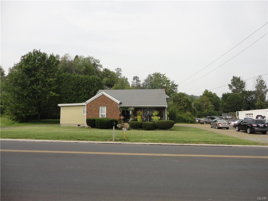 1105 Blue Valley Dr, Pen Argyl, PA 18072 - photo 1