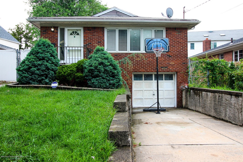184 Raymond Place, Staten Island, NY 10310 - photo 1