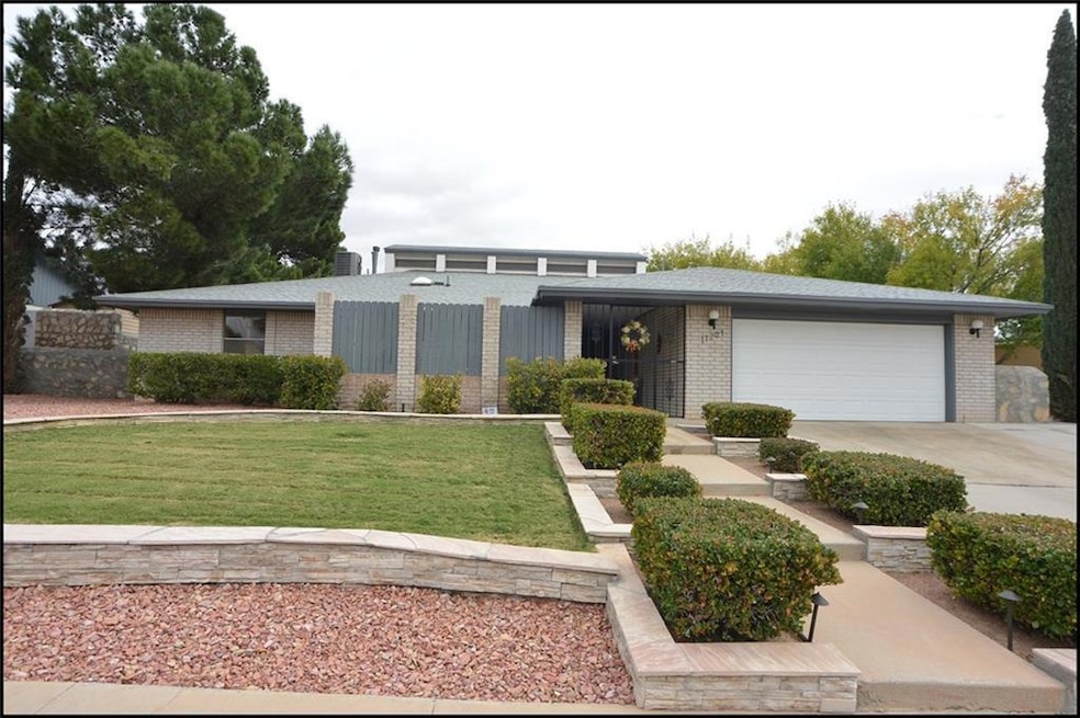 11221 Leo Collins Dr, El Paso, TX 79936 - photo 1