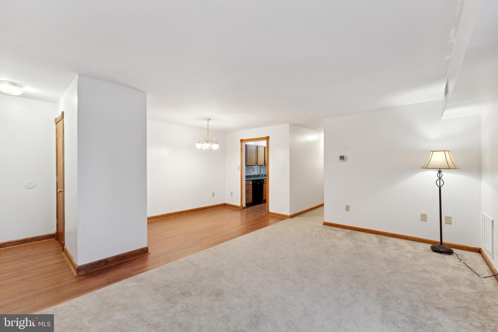 10724 West Dr unit 104, Fairfax, VA 22030 - photo 1