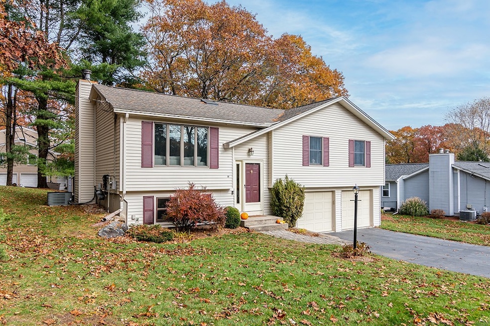 17 Wampum Dr, Warwick, RI 02886 - photo 1