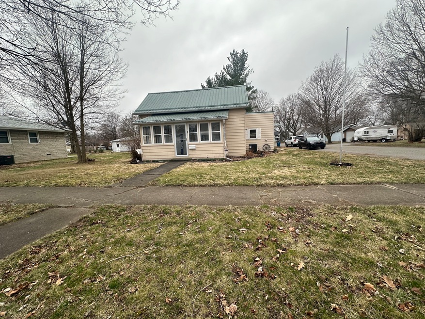 1221 5th St, Covington, IN 47932 - photo 1