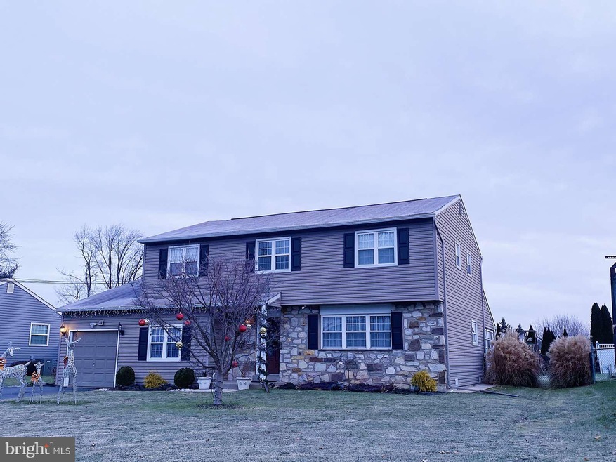513 Fisher Ln, Warminster, PA 18974 - photo 1