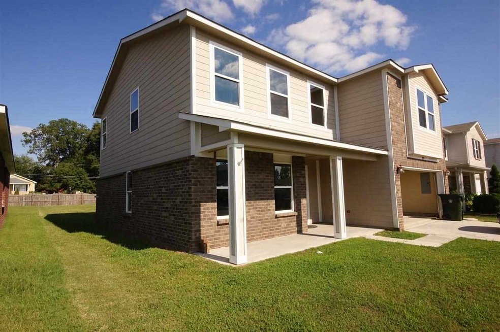Welcome to 129 ForestBrook Drive! A Home with great upgrades throughout, priced to sell, Large backyard and excellent location!