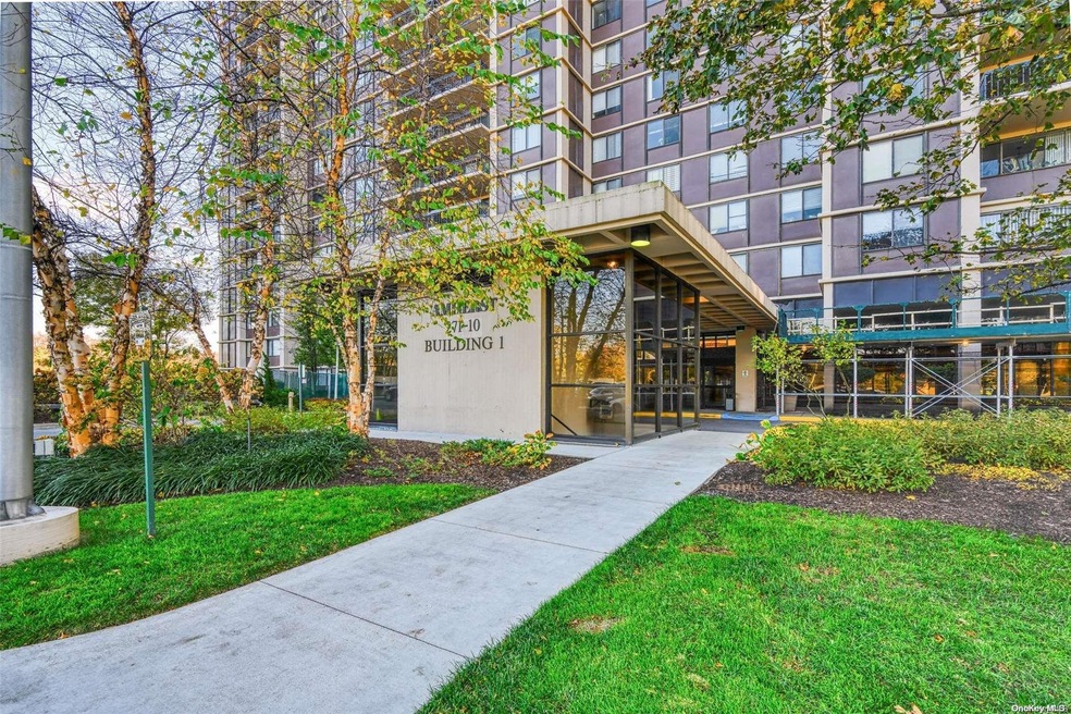 North Shore Towers unit 22-H, Floral Park, NY 11005 - photo 1