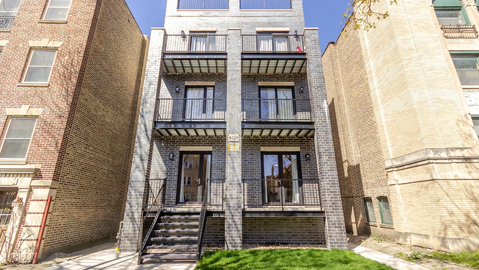 6126 N Mozart St unit 1, Chicago, IL 60659 - photo 1