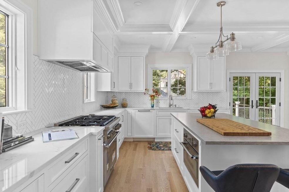 1376 Walnut St, Newton Highlands, MA 02461 - photo 1