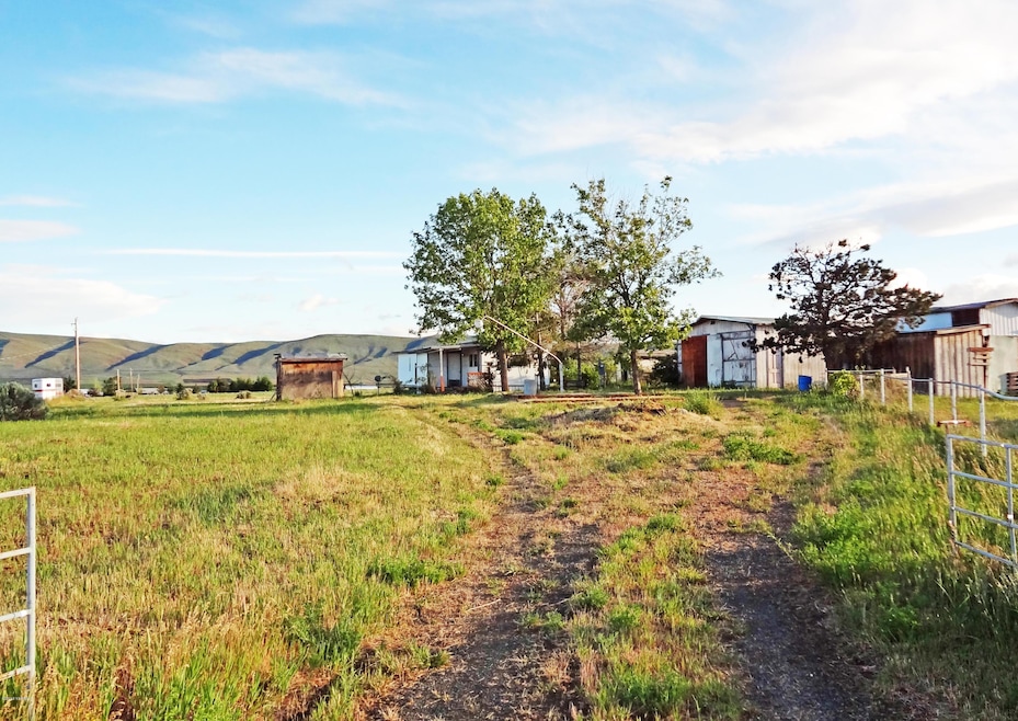 374 Hideaway Road, Yakima