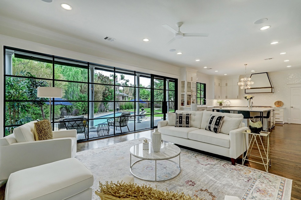 706 Mosby Cir, Houston, TX 77007 - photo 1