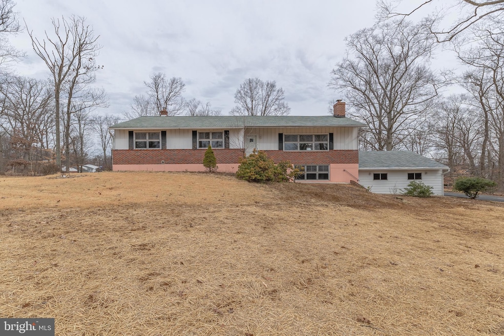 7 Fox Run Ln, Newtown Square, PA 19073 - photo 1