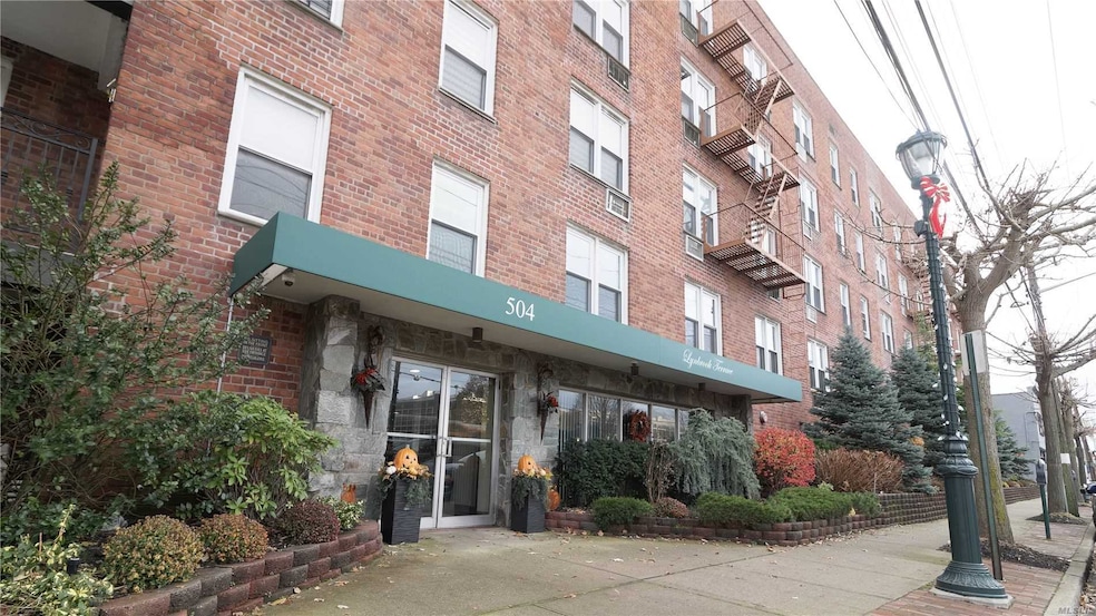 504 Merrick Rd unit 1G, Lynbrook, NY 11563 - photo 1