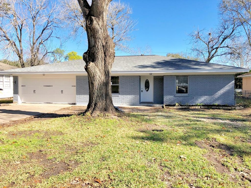 1515 Highland Dr, Bay City, TX 77414 - photo 1