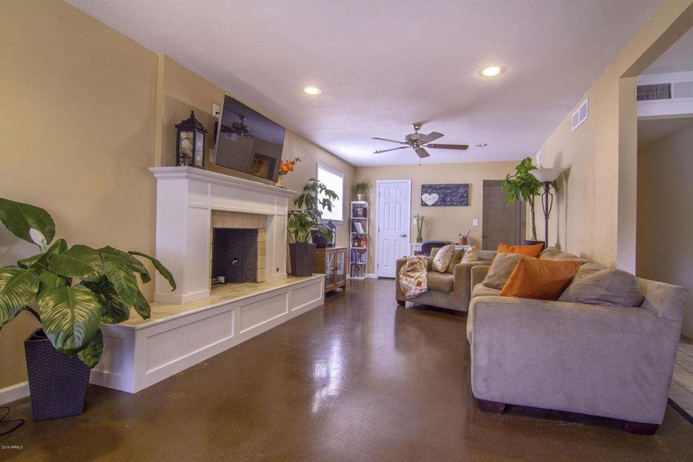 LivingRm_0006