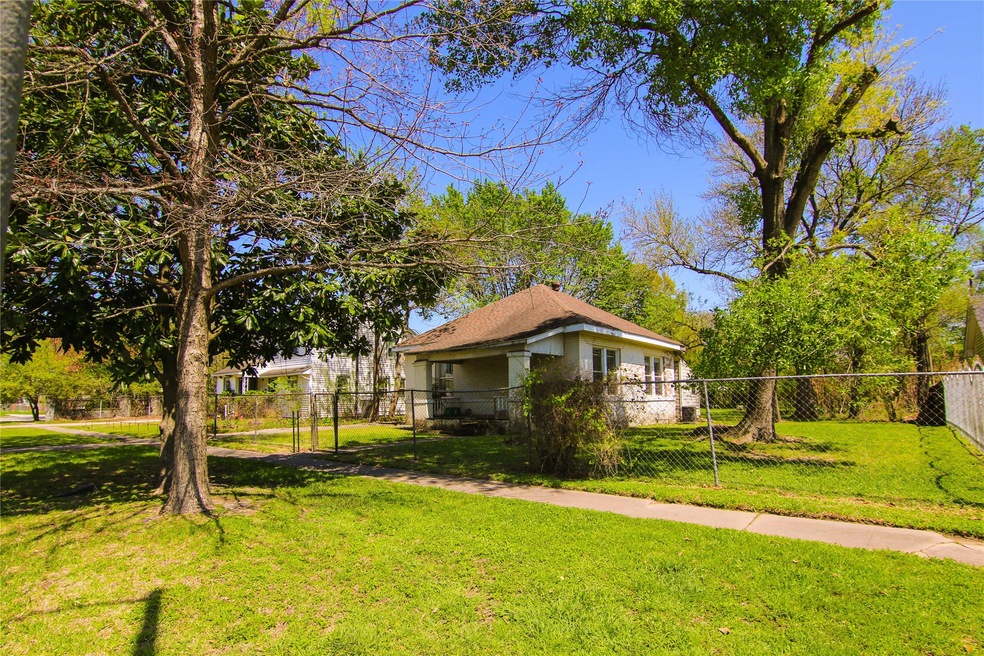 4009 Dover St, Houston, TX 77087 - photo 1