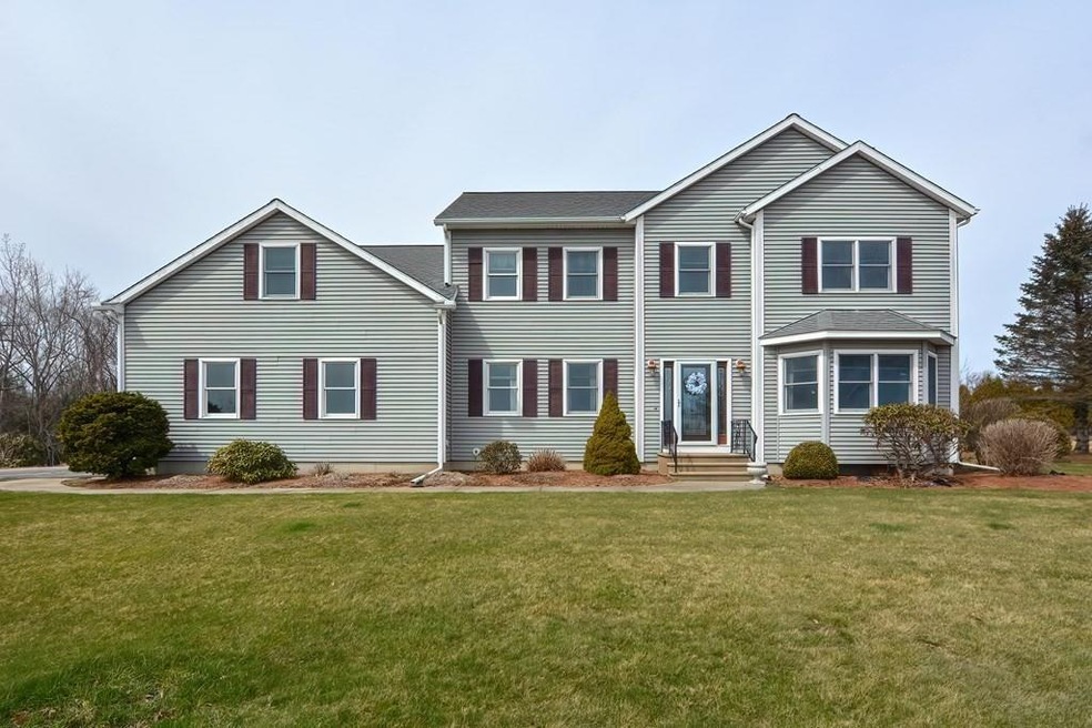 752 Stafford St, Rochdale, MA 01542 - photo 1