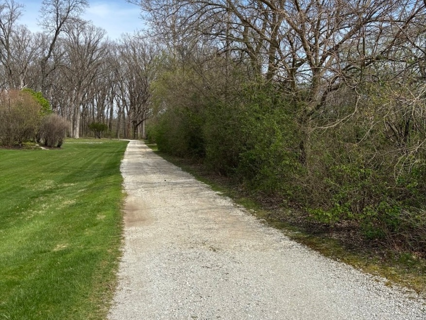 258 S Root Dr, Crete, IL 60417 - photo 1