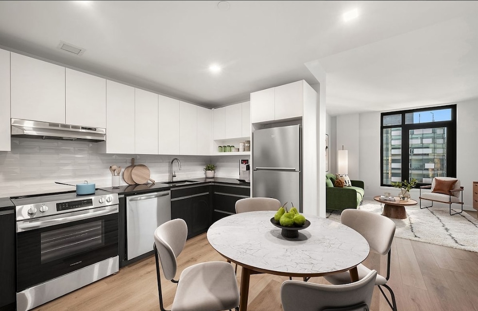 299 E 161st St unit 903, Bronx, NY 10451 - photo 1