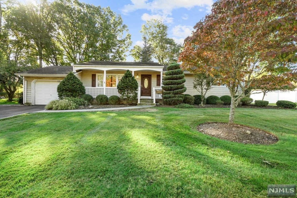 448 Clinton Ave, Northvale, NJ 07647 - photo 1